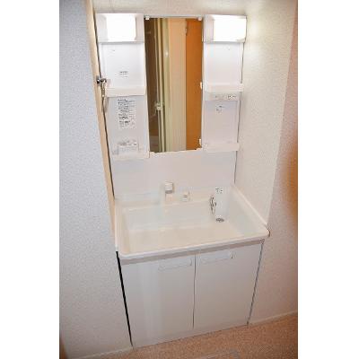 フィオーレⅢ 101【管理NO：1-022919001-01010】 ★家具家電は申し込み後に搬入しますの物件画像