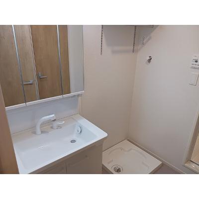 ラシア　Ⅲ 106【管理NO：1-027456001-01050】 ★家具家電は申し込み後に搬入します★の物件画像