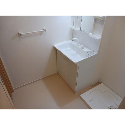ローズハウス　ＯＺ　Ⅱ 102【管理NO：1-020550101-01020】 ★家具家電は申し込み後に搬入します★の物件画像