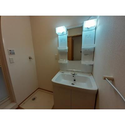 ロウクワト 101【管理NO：1-014488301-01010】 ★家具家電は申し込み後に搬入します 2026年07月中旬入居可能の物件画像