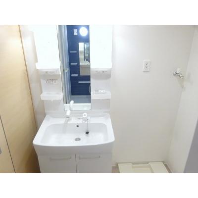 グリース　Ｂ 105【管理NO：1-017432802-01040】 ★家具家電は申し込み後に搬入します★の物件画像