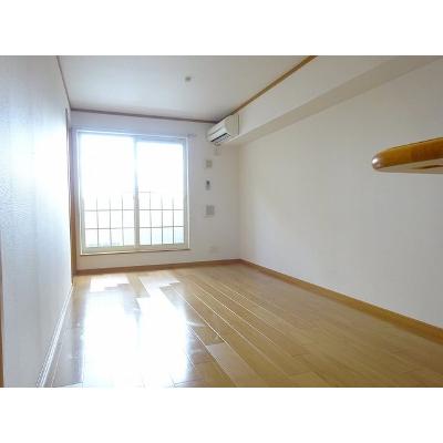 エトワール・シャン 205【管理NO：1-013356501-02040】 ★家具家電は申し込み後に搬入します★の物件画像