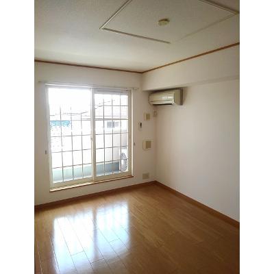 フルール 203【管理NO：1-013036401-02030】 ★家具家電は申し込み後に搬入します★の物件画像
