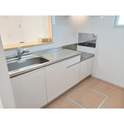 スリーピースＢ 101【管理NO：1-017334002-01010】 ★家具家電は申し込み後に搬入します★の物件画像
