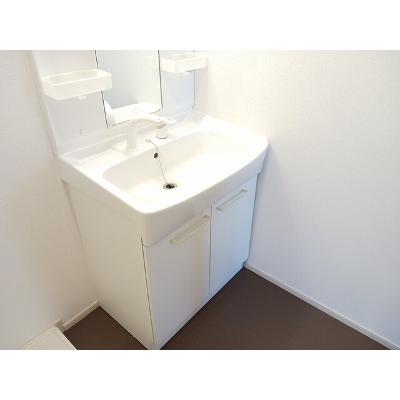 スリーピースＢ 101【管理NO：1-017334002-01010】 ★家具家電は申し込み後に搬入します★の物件画像