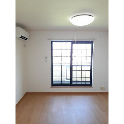 ラ・タンテ 201【管理NO：1-013758301-02010】 ★家具家電は申し込み後に搬入します 2026年09月上旬入居可能の物件画像