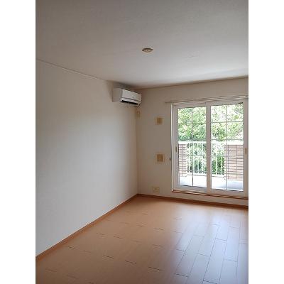 Ｉ：ＫＭ２　Ｂ棟 202【管理NO：1-015143102-02020】 ★家具家電は申し込み後に搬入しますの物件画像