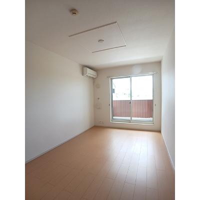 リバーサイド　レジデンス 203【管理NO：1-018231501-02030】 ★家具家電は申し込み後に搬入します★の物件画像