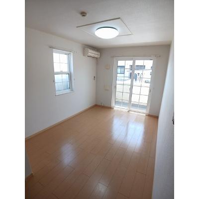 ファミリータイズⅡ 101【管理NO：1-016131502-01010】 ★家具家電は申し込み後に搬入しますの物件画像