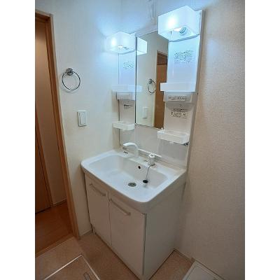 Ｒｉｒｉａ　Ⅶ　Ⅴ 204【管理NO：1-019529201-02040】 ★家具家電は申し込み後に搬入します★の物件画像