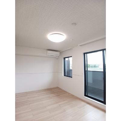 ノルド　フィウーメ 203【管理NO：1-027212201-02030】 ★家具家電は申し込み後に搬入しますの物件画像