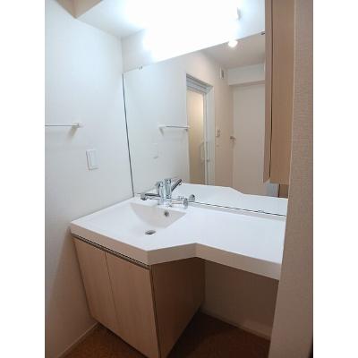 ラズベリー　コート 203【管理NO：1-021145301-02030】 ★家具家電は申し込み後に搬入します 2026年07月下旬入居可能の物件画像