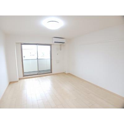ブリリアント　テラス 301【管理NO：1-017932101-03010】 ★家具家電は申し込み後に搬入します 2026年08月下旬入居可能の物件画像