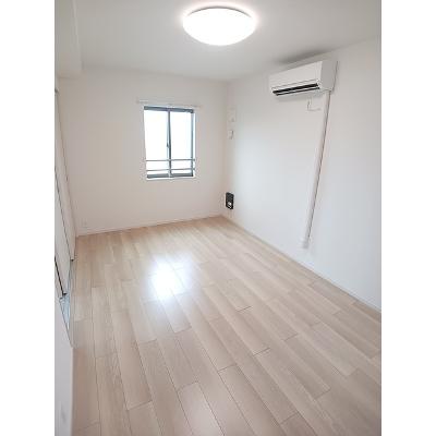 ウエスト　レイク 302【管理NO：1-028197301-03020】 ★家具家電は申し込み後に搬入しますの物件画像