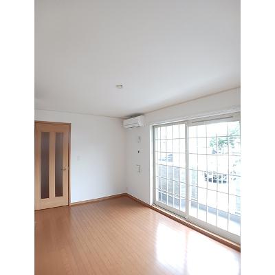 ウッドベース古城 101【管理NO：1-014195301-01010】 ★家具家電は申し込み後に搬入しますの物件画像