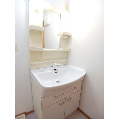 ウッドベース古城 101【管理NO：1-014195301-01010】 ★家具家電は申し込み後に搬入しますの物件画像