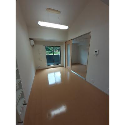 シーステージ 203【管理NO：1-017849801-02030】 ★家具家電は申し込み後に搬入します★の物件画像
