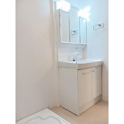カレント綾部 201【管理NO：1-028278901-02010】 ★家具家電は申し込み後に搬入します★の物件画像