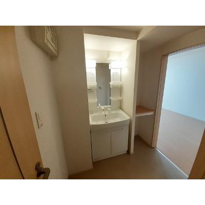 プリムローズ 101【管理NO：1-017339601-01010】 ★家具家電は申し込み後に搬入しますの物件画像