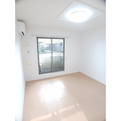 クリーム　ローズ 201【管理NO：1-020544001-02010】 ★家具家電は申し込み後に搬入しますの物件画像