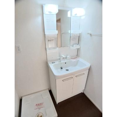 クリーム　ローズ 201【管理NO：1-020544001-02010】 ★家具家電は申し込み後に搬入しますの物件画像