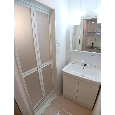 サピー日英Ⅲ 304【管理NO：1-028296101-03040】 ★家具家電は申し込み後に搬入します★の物件画像