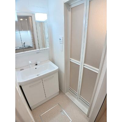 サピー日英Ⅲ 301【管理NO：1-028296101-03010】 ★家具家電は申し込み後に搬入します★の物件画像
