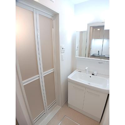 サピー日英Ⅲ 204【管理NO：1-028296101-02040】 ★家具家電は申し込み後に搬入します★の物件画像