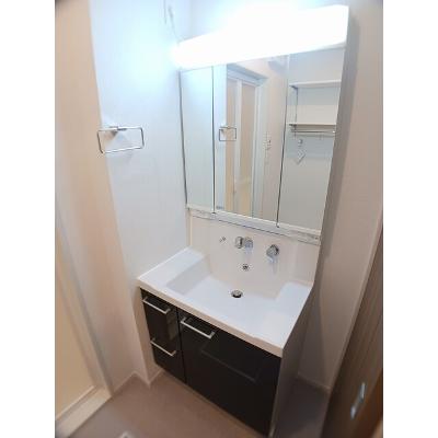 グランウエスト・Ｊ 301【管理NO：1-027881401-03010】 ★家具家電は申し込み後に搬入しますの物件画像