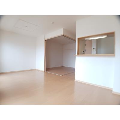 ロイヤルメドウ 305【管理NO：1-014356801-03040】 ★家具家電は申し込み後に搬入しますの物件画像