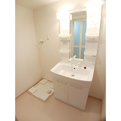 ロイヤルメドウ 305【管理NO：1-014356801-03040】 ★家具家電は申し込み後に搬入しますの物件画像