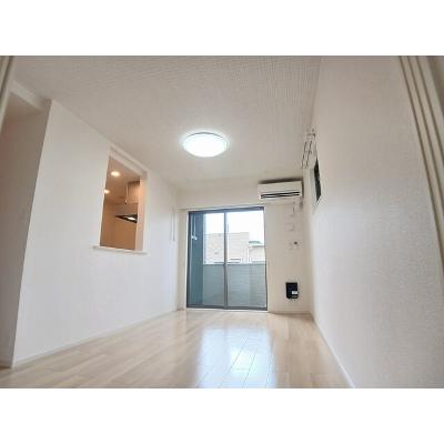 シャイン 101【管理NO：1-026891601-01010】 ★家具家電は申し込み後に搬入します★の物件画像