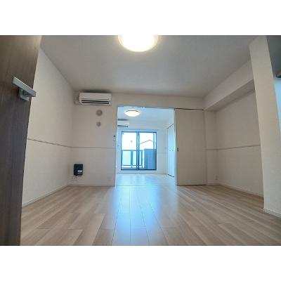 ヒカルサ尼崎神崎町 302【管理NO：1-028236601-03020】 ★家具家電は申し込み後に搬入します★の物件画像