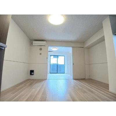 ヒカルサ尼崎神崎町 102【管理NO：1-028236601-01020】 ★家具家電は申し込み後に搬入します★の物件画像