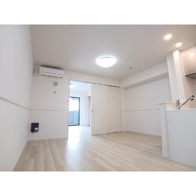 ヒカルサ尼崎神崎町 101【管理NO：1-028236601-01010】 ★家具家電は申し込み後に搬入します★の物件画像