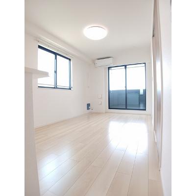 ＥＸＣＥＥＤ宝塚 301【管理NO：1-027976901-03010】 ★家具家電は申し込み後に搬入します★の物件画像