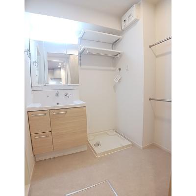 リヴァーサイド　ヴィラ 302【管理NO：1-027670301-03020】 ★家具家電は申し込み後に搬入しますの物件画像