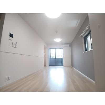 リヴァーサイド　ヴィラ 104【管理NO：1-027670301-01040】 ★家具家電は申し込み後に搬入しますの物件画像