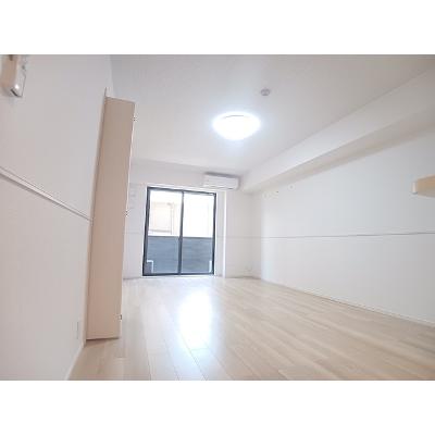 リヴァーサイド　ヴィラ 102【管理NO：1-027670301-01020】 ★家具家電は申し込み後に搬入しますの物件画像