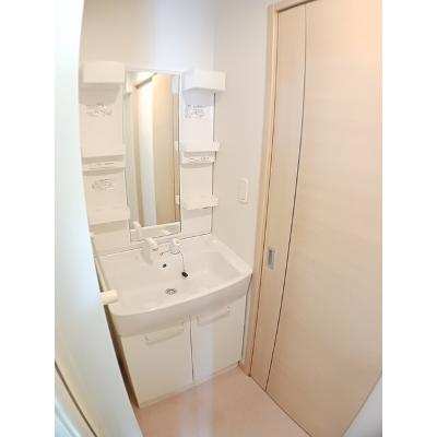 リオン 101【管理NO：1-016537501-01010】 ★家具家電は申し込み後に搬入します 2026年07月中旬入居可能の物件画像