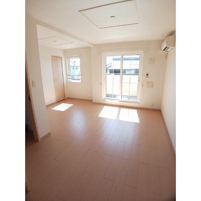 カーサフェリーチェ　Ⅱ 201【管理NO：1-015603201-02010】 ★家具家電は申し込み後に搬入しますの物件画像