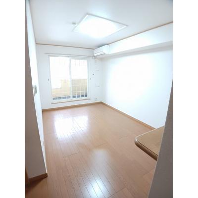 ヴェルサン・アベニュⅡ 201【管理NO：1-013233902-02010】 ★家具家電は申し込み後に搬入しますの物件画像