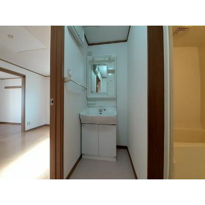 クインシー５ 201【管理NO：1-007681901-02010】 ★家具家電は申し込み後に搬入します 2026年07月下旬入居可能の物件画像