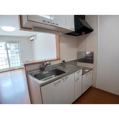 プリート 102【管理NO：1-014287401-01020】 ★家具家電は申し込み後に搬入します★の物件画像