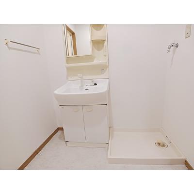 ラフィネ 101【管理NO：1-010931301-01010】 ★家具家電は申し込み後に搬入します★の物件画像