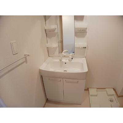 ロイヤル・ガーデン 102【管理NO：1-016510501-01020】 ★家具家電は申し込み後に搬入しますの物件画像