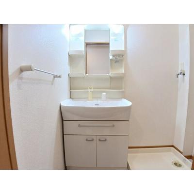マーカスＡ 104【管理NO：1-013980401-01040】 ★家具家電は申し込み後に搬入します★の物件画像