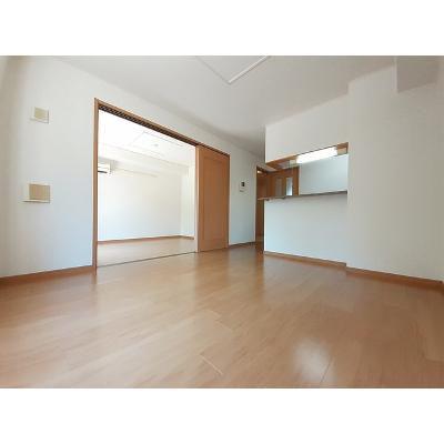クール・ヴィヴァーチェＣ 102【管理NO：1-013242701-01020】 ★家具家電は申し込み後に搬入します★の物件画像