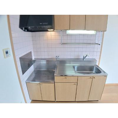 オレンジハイツ 102【管理NO：1-007834901-01020】 ★家具家電は申し込み後に搬入しますの物件画像