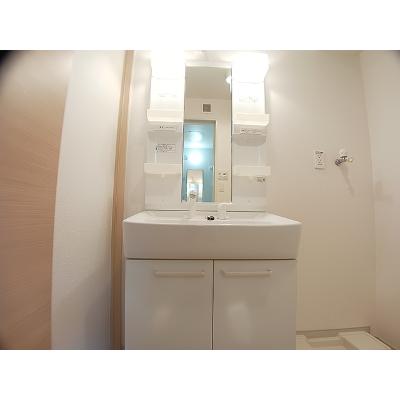 ベイローレル 102【管理NO：1-017689101-01020】 ★家具家電は申し込み後に搬入しますの物件画像